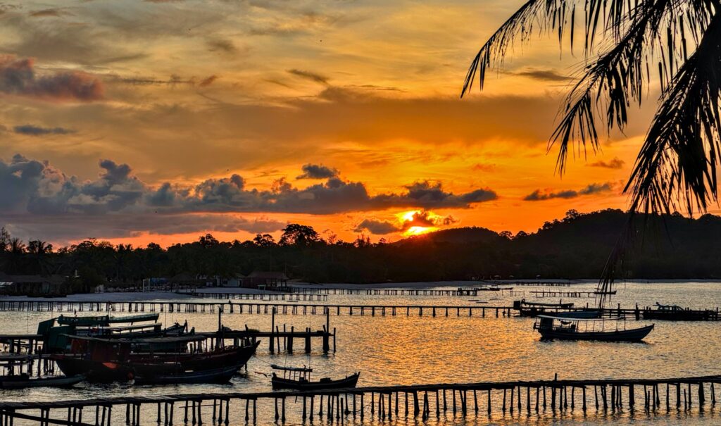 Lanting Villas sunrise widok z Lanting Villas